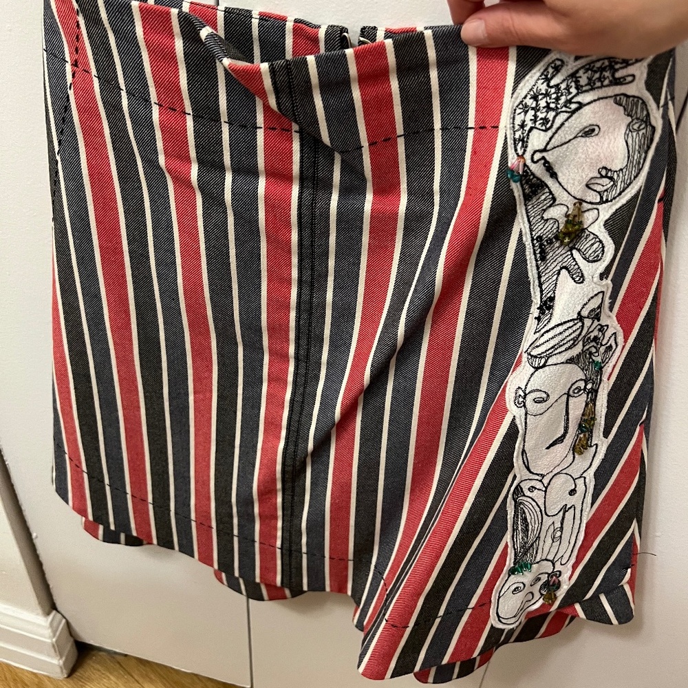 Size 34 CARVEN Striped with Beaded Design Mini Skirt